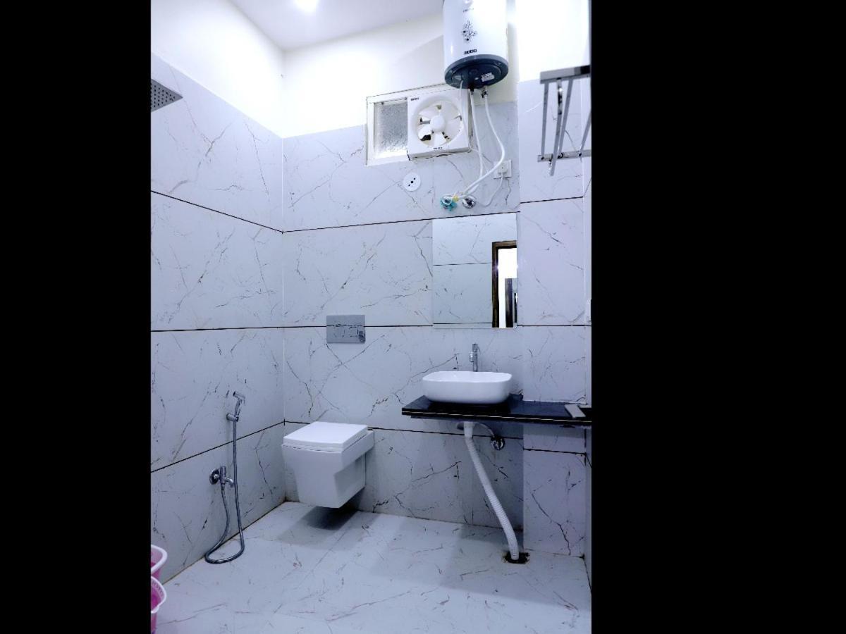 Hotel Jag Laxmi Palace Prime Location Main Road Near Mahakal Temple And Railway Station Ujjain Eksteriør billede